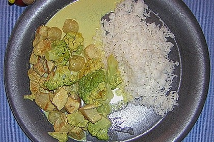 H&uuml;hnercurry mit Blumenkohl
