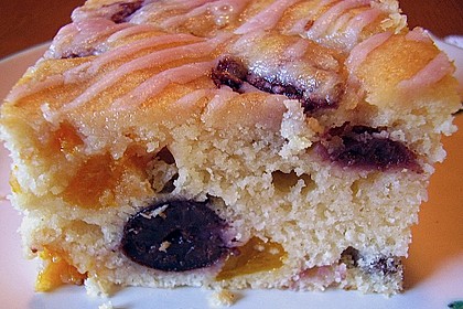 Buttermilch - Kuchen mit Fr&uuml;chten 1