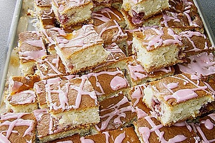 Buttermilch - Kuchen mit Fr&uuml;chten 11