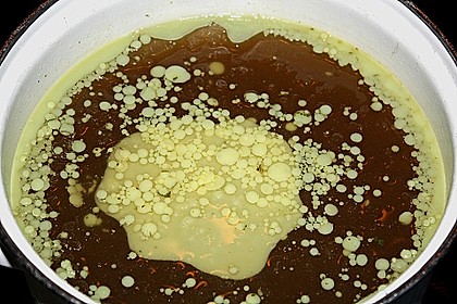 Hausgemachte H&uuml;hnerbr&uuml;he 1
