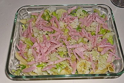 Blumenkohlauflauf mit Nudeln und Schinkenspeck 1