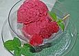 Halbgefrorene Himbeercreme