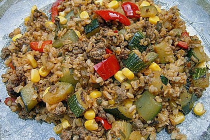 Zucchini - Gem&uuml;se - Pfanne mit Hackfleisch und Reis
