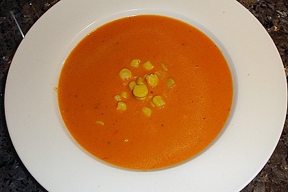 Feines Tomatens&uuml;ppchen mit Kokosmilch