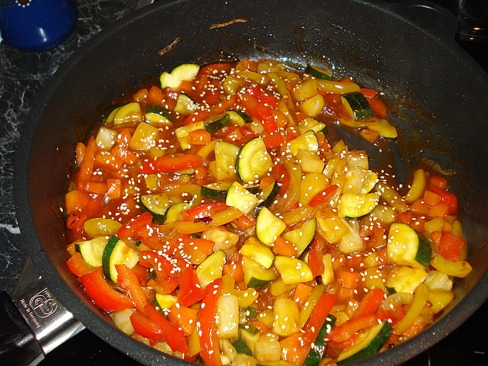 Gemüsesoße mit Zucchini, Paprika und Tomate (Rezept mit Bild) | Chefkoch.de