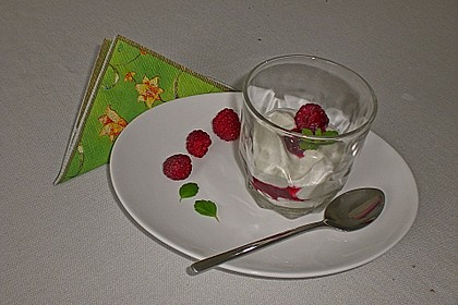Ricotta - Mousse mit Himbeersauce 2