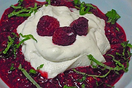Ricotta - Mousse mit Himbeersauce 4