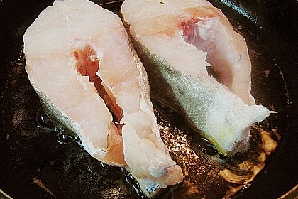 Dorschkoteletts mit Fr&uuml;hlingsgem&uuml;se und Schmortomaten