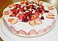 K&auml;sesahnetorte mit Himbeeren