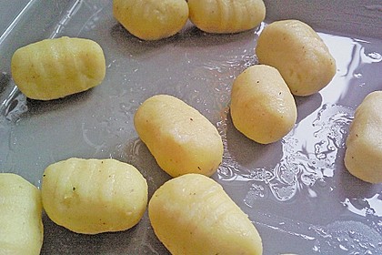 Gnocchi mit Auberginen - Paprika - Tomaten - Sauce 3