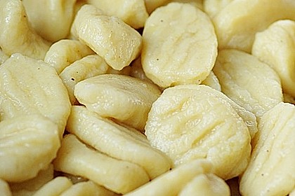Gnocchi mit Auberginen - Paprika - Tomaten - Sauce 1