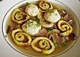 Feine Rindfleischsuppe mit Petersilienfl&auml;dle und Schinkenkl&ouml;&szlig;chen