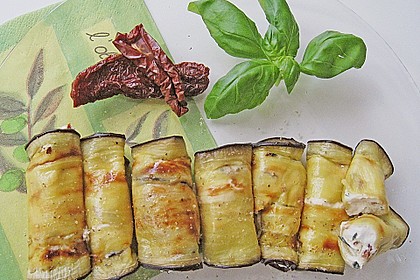 Auberginenroulade mit Ziegenk&auml;sef&uuml;llung