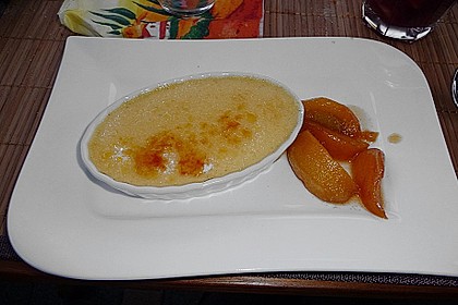 Crema Catalana mit karamellisierten Pfirsichen 2