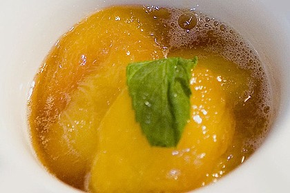 Crema Catalana mit karamellisierten Pfirsichen 1