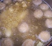 Br&ouml;selkn&ouml;del Suppe (Bild)