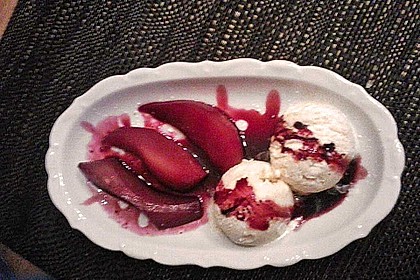 Birnen in Rotwein an Vanilleeis 18