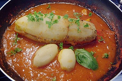 Schmorgurke in Gem&uuml;seso&szlig;e