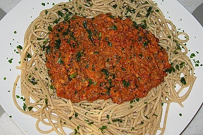 Linsenbolognese mit Pasta und Frühlingszwiebeln 9