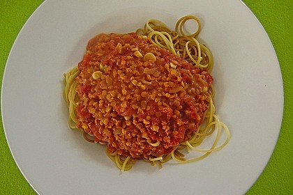 Linsenbolognese mit Pasta und Frühlingszwiebeln 15