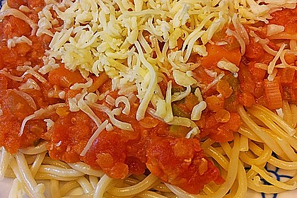 Linsenbolognese mit Pasta und Frühlingszwiebeln 7