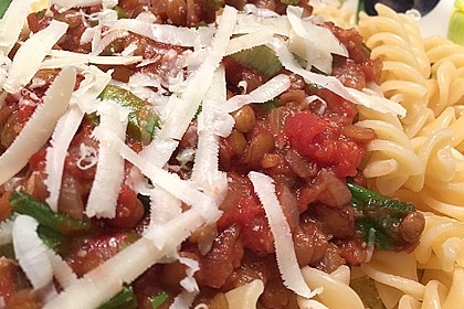 Linsenbolognese mit Pasta und Frühlingszwiebeln 26