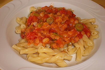 Linsenbolognese mit Pasta und Frühlingszwiebeln 17