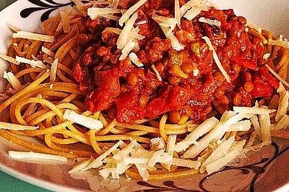 Linsenbolognese mit Pasta und Frühlingszwiebeln 8
