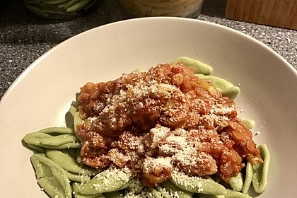 Linsenbolognese mit Pasta und Frühlingszwiebeln 23