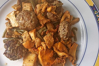 Bohnen-Pfifferlingspfanne mit Hackbällchen 11