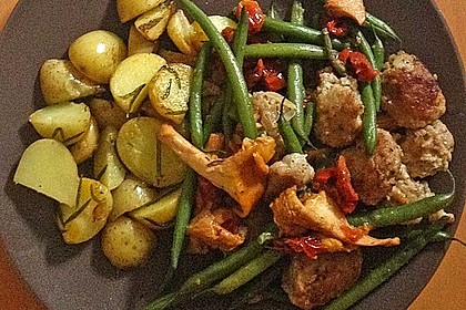 Bohnen-Pfifferlingspfanne mit Hackbällchen 3