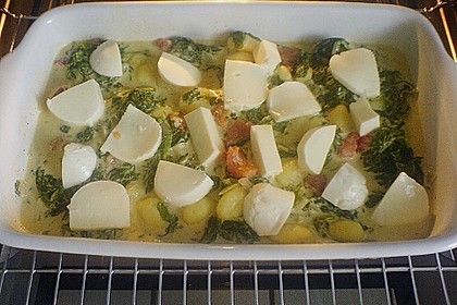 Gnocchiauflauf mit Spinat und Cherrytomaten 26