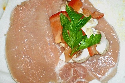Gef&uuml;llte Schweinesteaks
