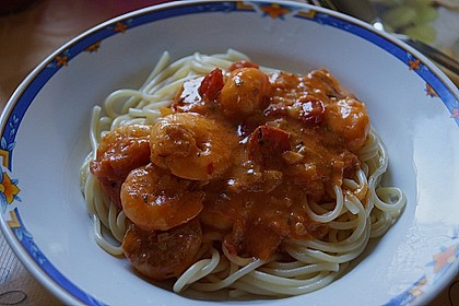 Garnelen in fruchtig, scharfer Sauce auf Nudeln 13