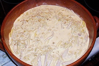 Sahniges Kartoffel - Fleischwurst - Gratin 4