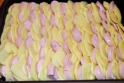 Sahniges Kartoffel - Fleischwurst - Gratin