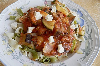 Gem&uuml;se - Knoblauch - Nudeln mit Schafsk&auml;se