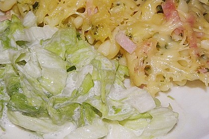 Salat mit saure Sahne - Zitronen - Dressing