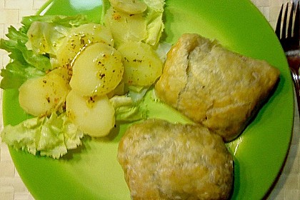 Schweinefilet in Schinkenmantel mit Spinat - Pilz - Mozarellaf&uuml;llung in Bl&auml;tterteig