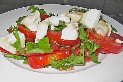 Tomatensalat mit  Ziegenk&auml;se