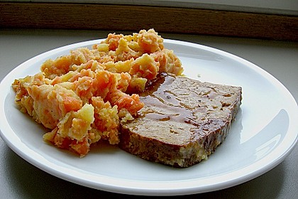 Saftiger Hackbraten mit Salz - Petersilien - Kartoffeln