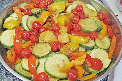 Italienische Nudelpfanne mit Hackfleisch und Gem&uuml;se 3