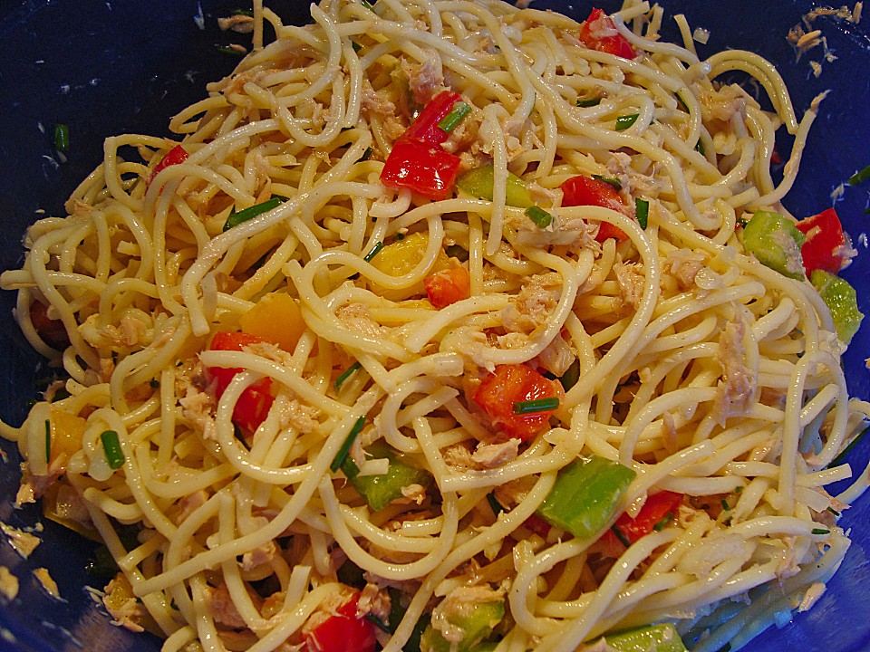 Spaghettisalat mit Thunfisch und Paprika (Rezept mit Bild) | Chefkoch.de