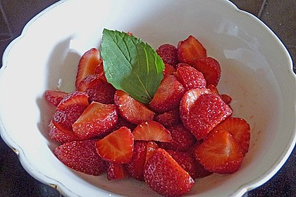 Gepfefferte Erdbeeren an marmorierter Mascarponecreme 6
