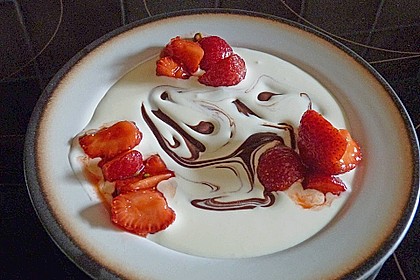 Gepfefferte Erdbeeren an marmorierter Mascarponecreme 2