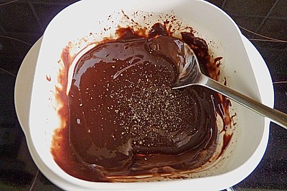 Gepfefferte Erdbeeren an marmorierter Mascarponecreme 5