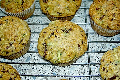 Zucchini Muffins mit saurer Sahne 15