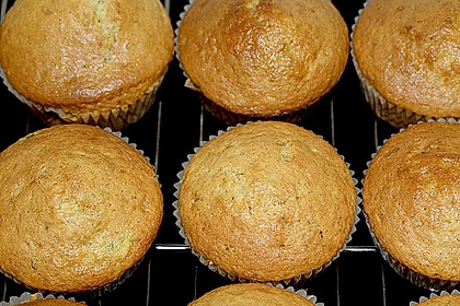 Zucchini Muffins mit saurer Sahne 11