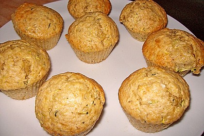 Zucchini Muffins mit saurer Sahne 7