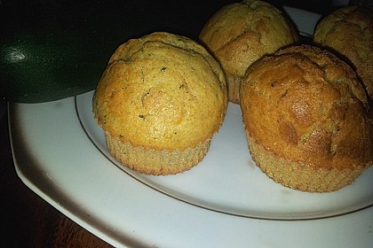 Zucchini Muffins mit saurer Sahne 12